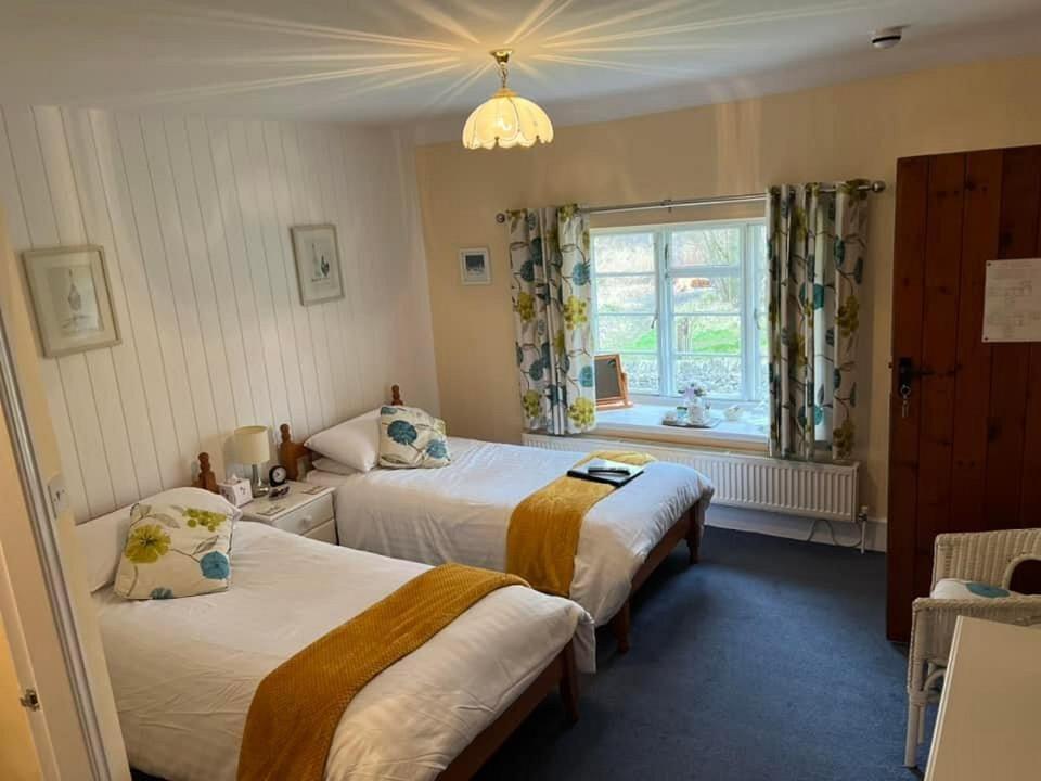 Dunscar Farm Bed & Breakfast Castleton  Extérieur photo